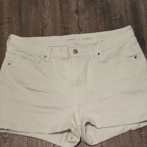 Old Navy Women's OG White Shorts Size 16
